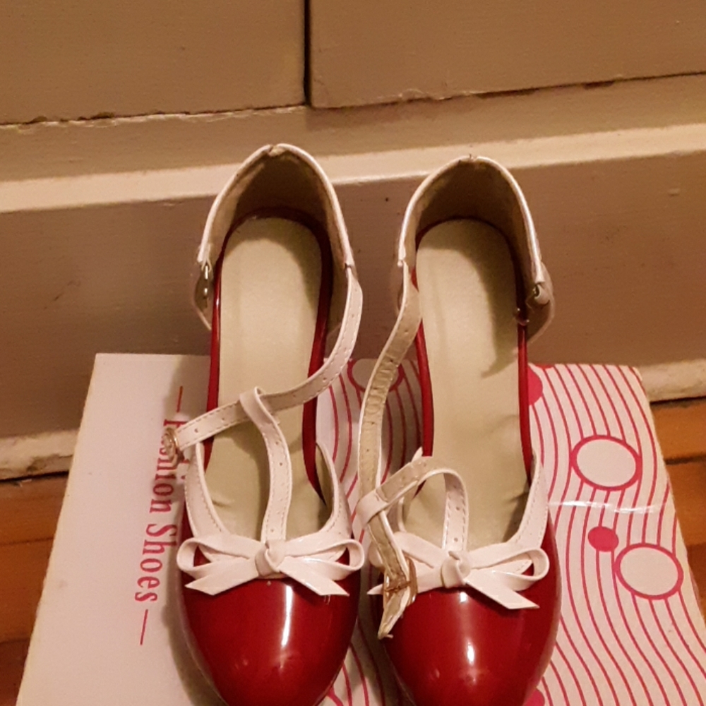 High Heels - Picture 3 of 4